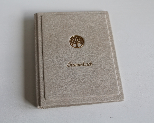 Stammbuch "Goldene Lebensbaum" aus beigem Büffelleder,  DIN A5